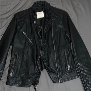 🔥 Abercrombie & Fitch faux leather jacket!